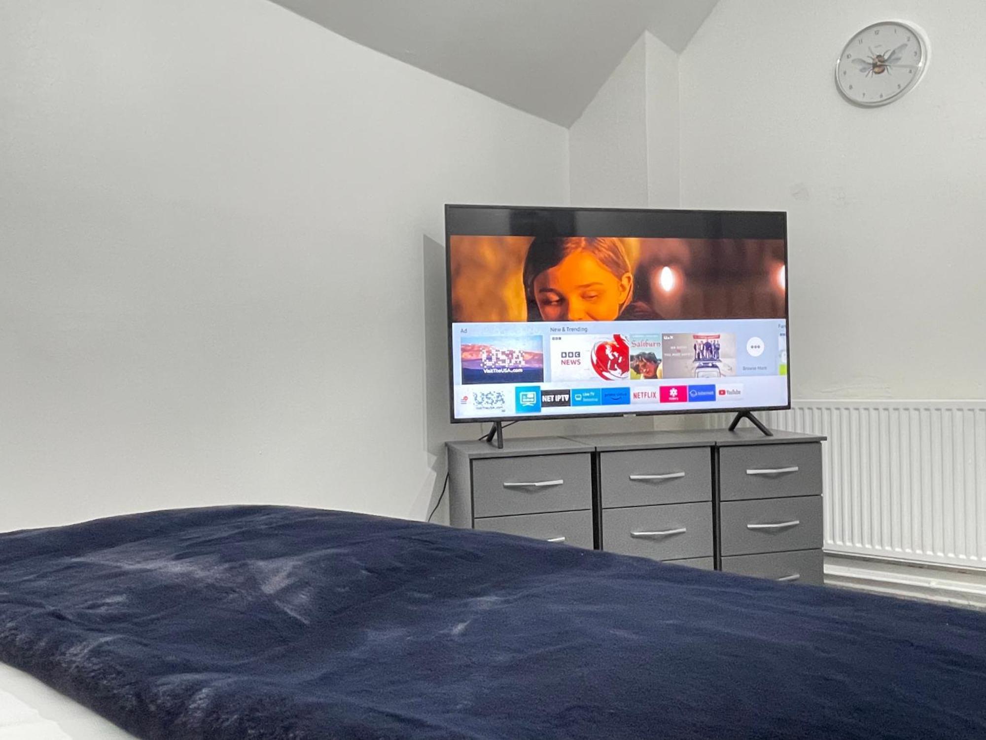Hometel Digs Hidden Gem Large Comfy Home Can Sleep 15 Braunstone Town Buitenkant foto